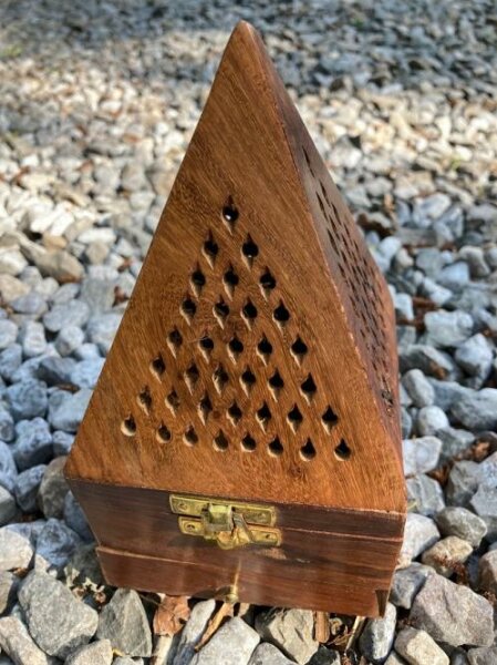 Weihrauchbrenner aus Holz, Pyramidenform, groß
